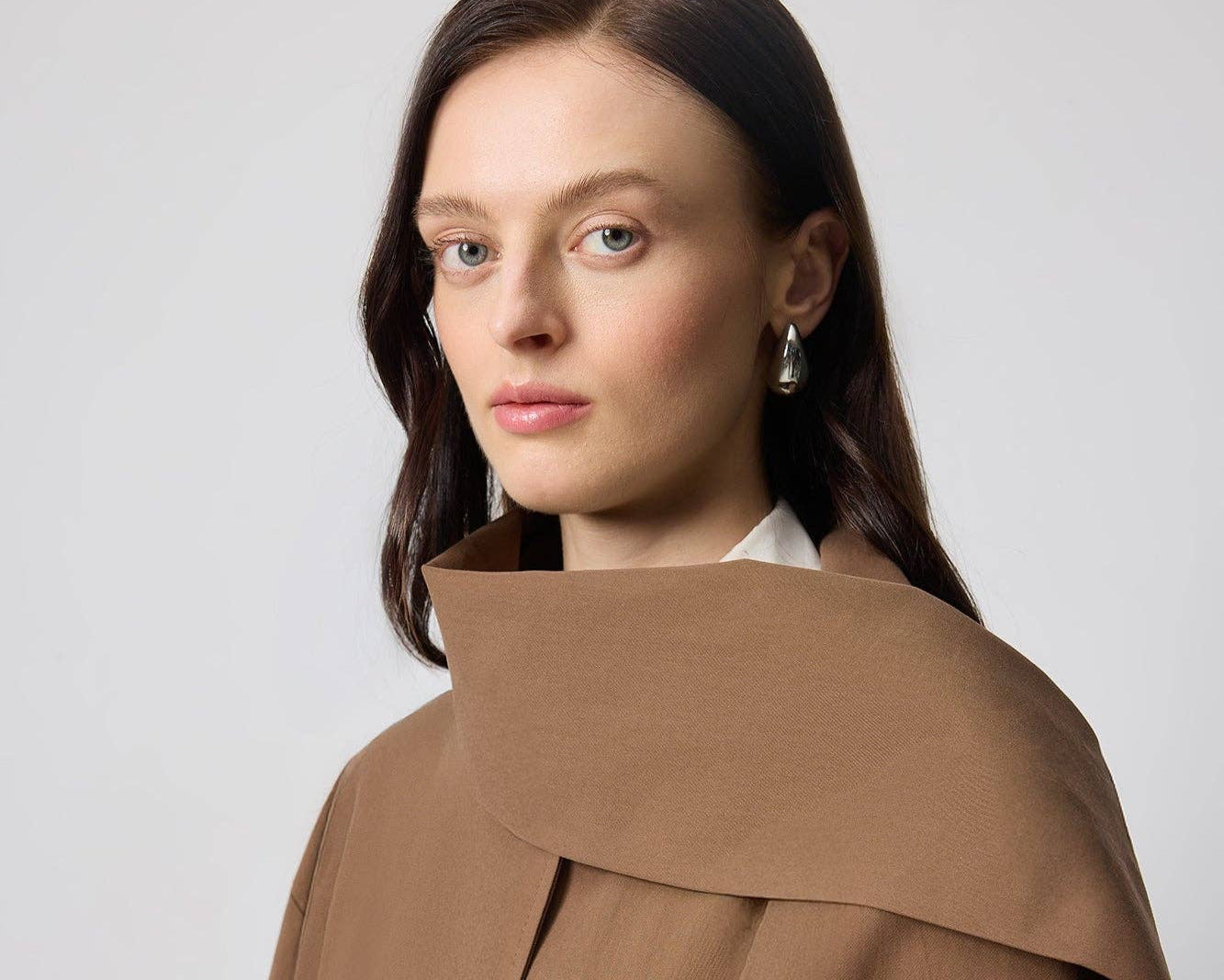 Trenchcoat mit Schaldetail - Braun