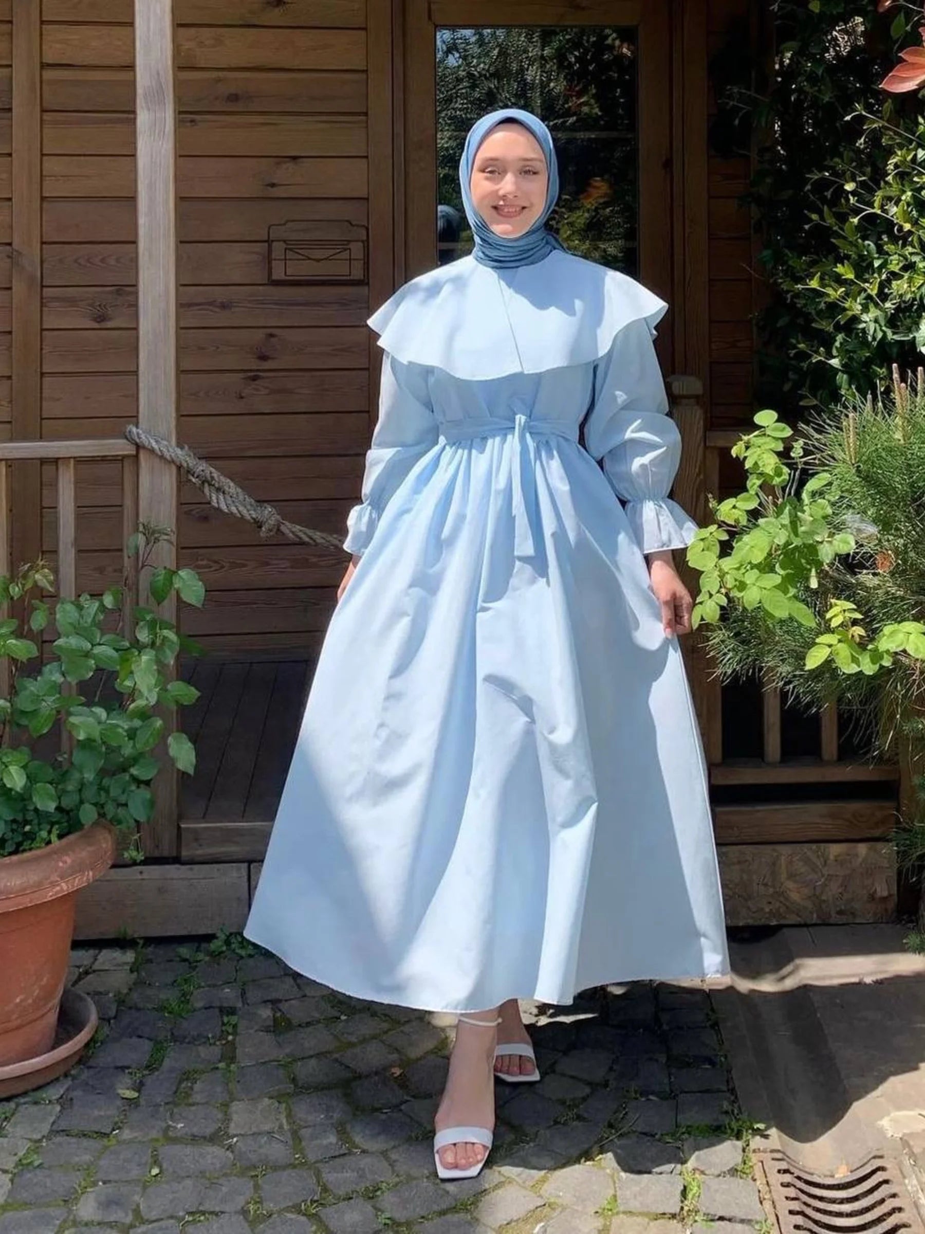 Amelie Kleid mit weitem Ausschnitt - Babyblau