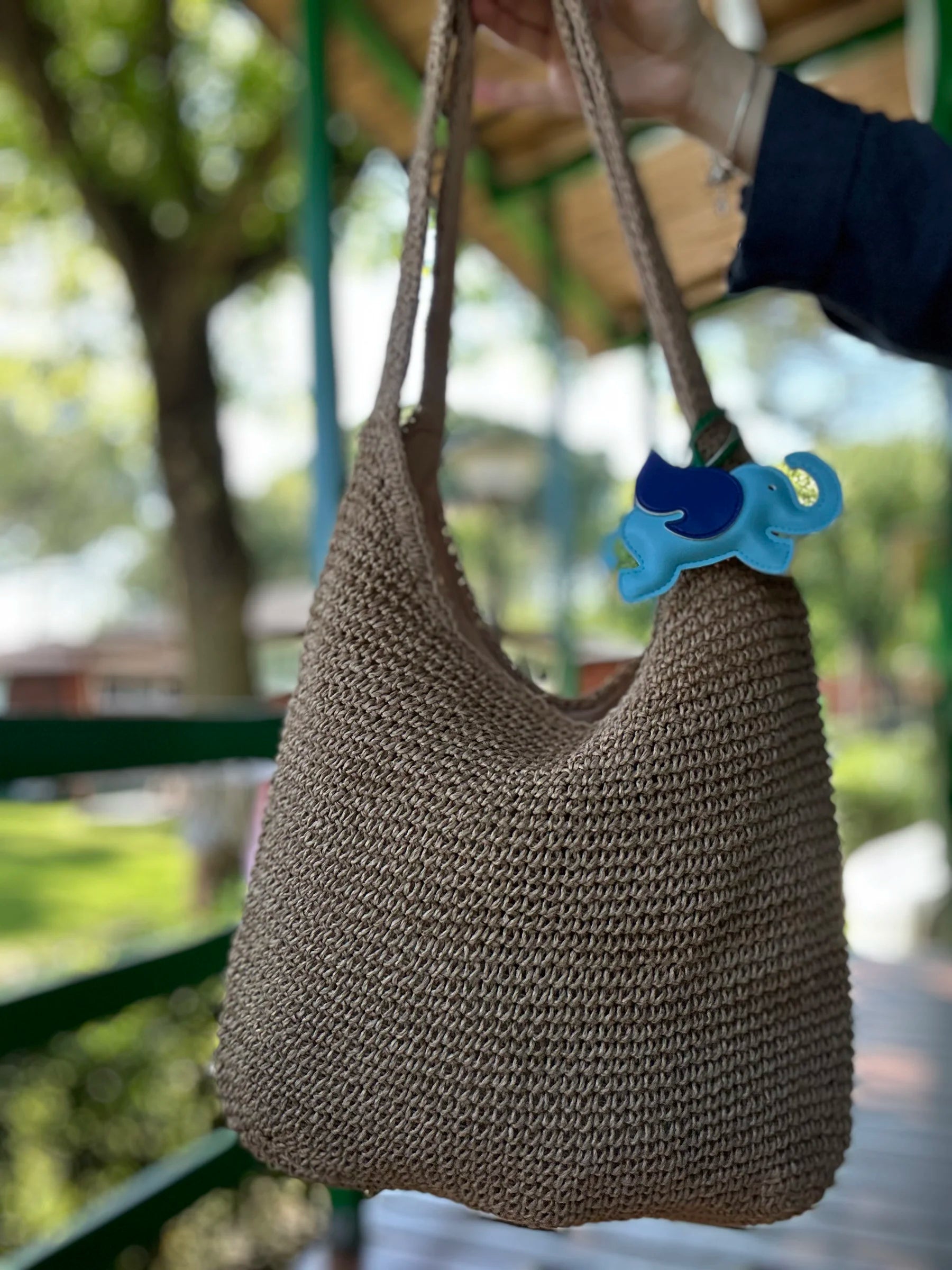 Papiergewebte Hand-/Schultertasche mit Reißverschluss - Hellbraun