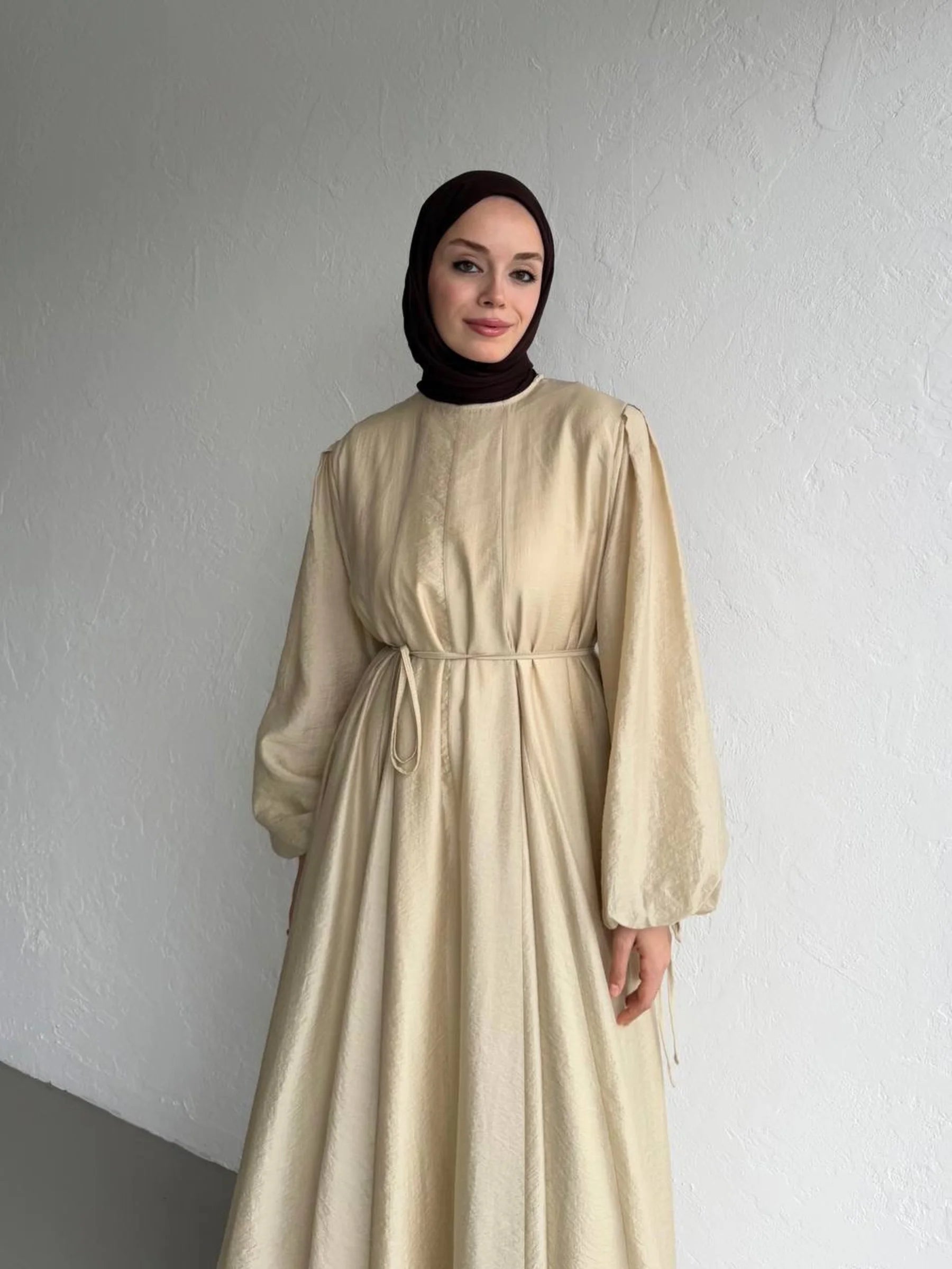 Emma Flowy Kleid - Buttergelb