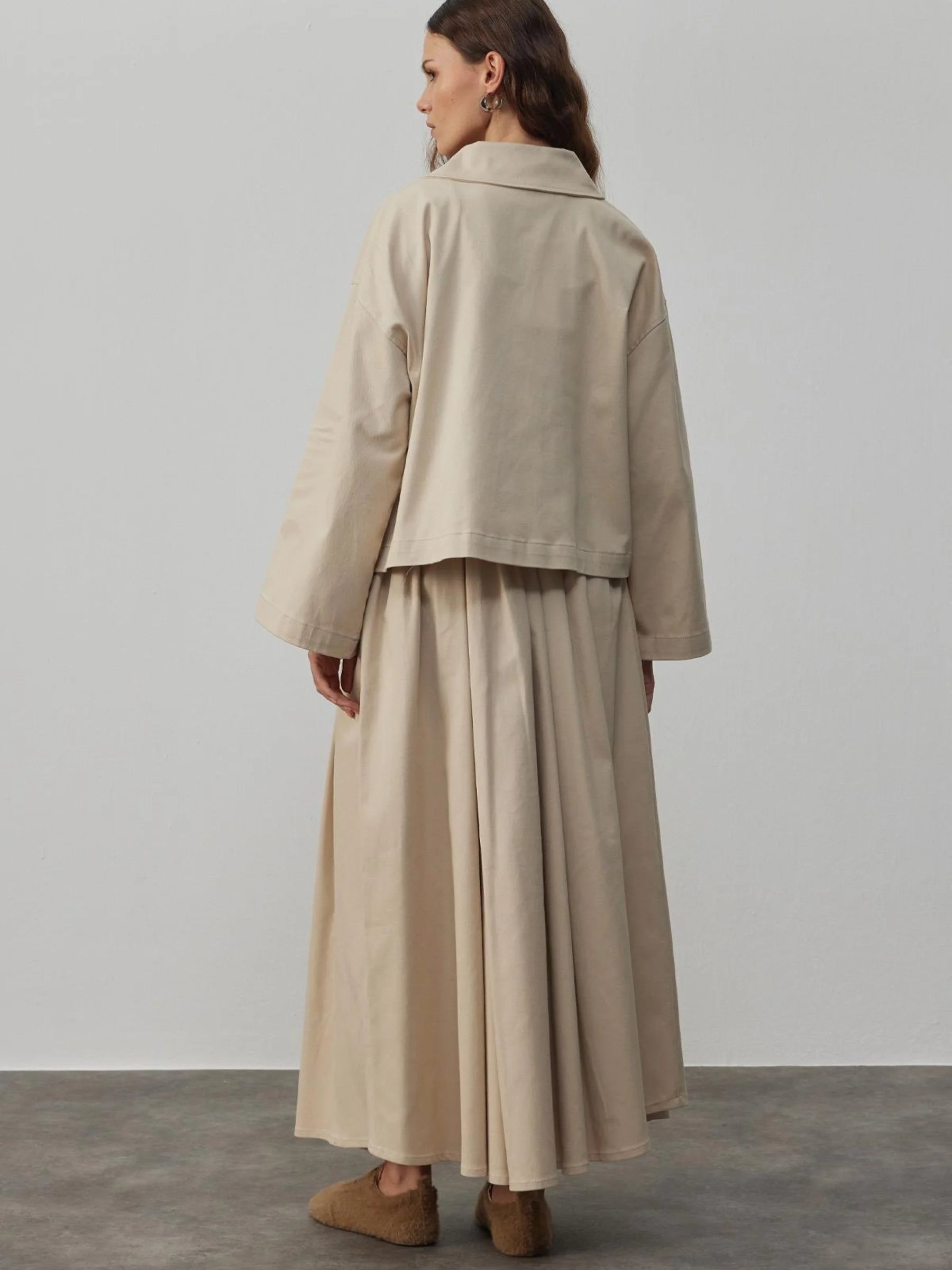 Dora Gabardine-Set aus Jacke und Rock - Beige