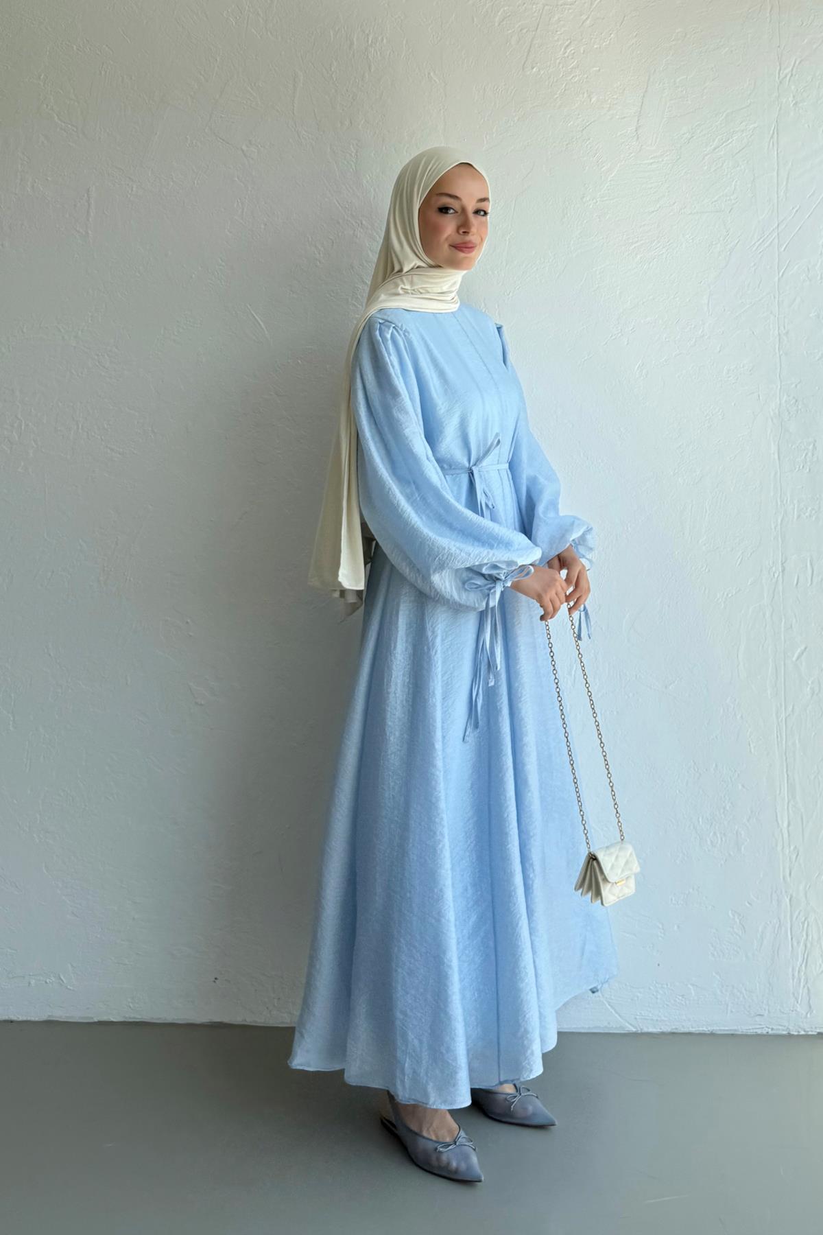Emma Flowy Kleid - Babyblau