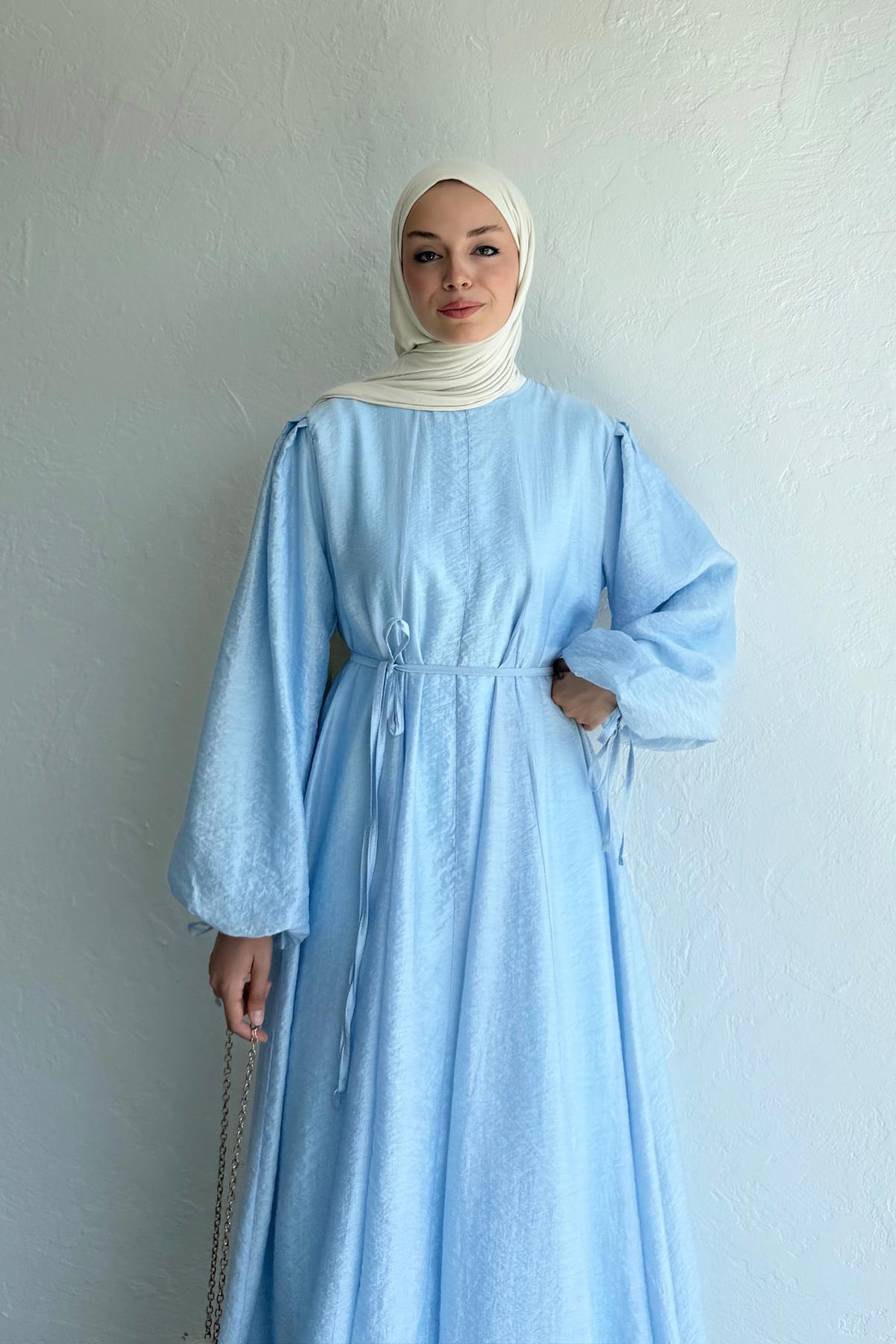 Emma Flowy Kleid - Babyblau