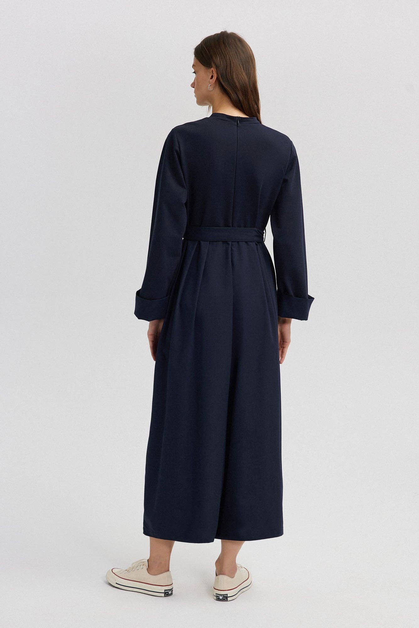 Jumpsuit mit weitem Bein und Gürtel - Marineblau