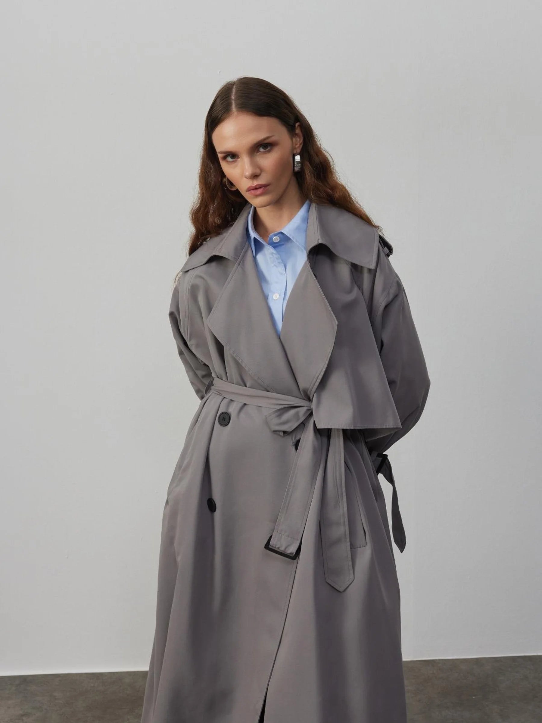 Drapierter Trenchcoat mit Knöpfen - Stein