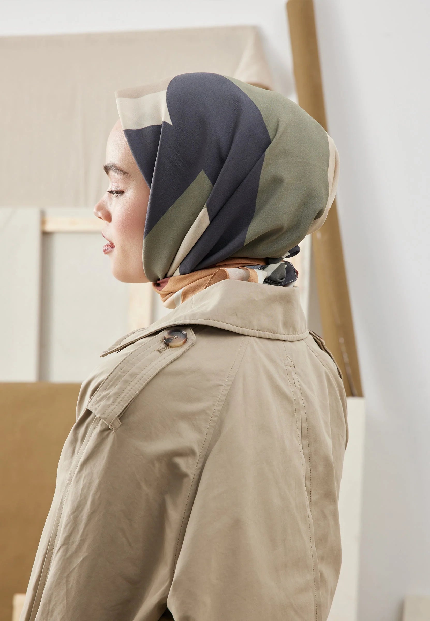 Colorful Comfort Headscarf in Khaki by Muserobe, back view