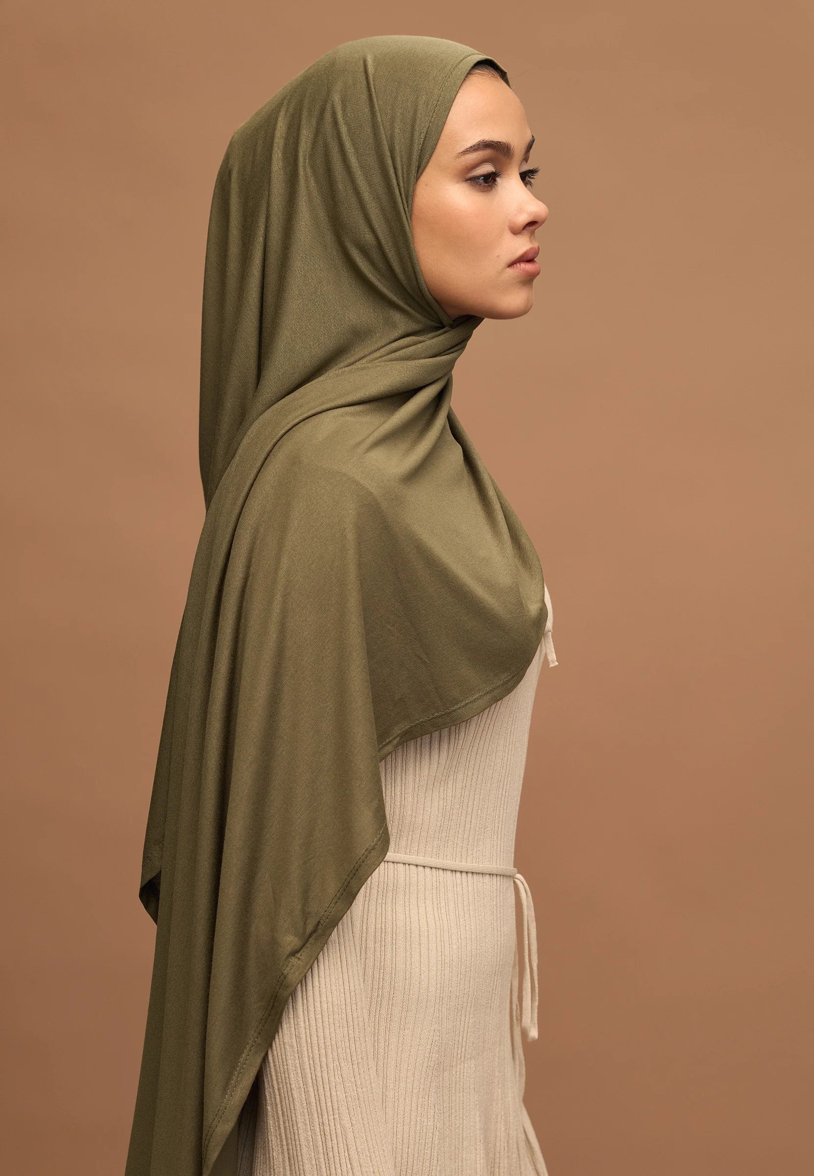 Cotton Jersey Headscarf in Khaki by Muserobe, fabric and fit detail