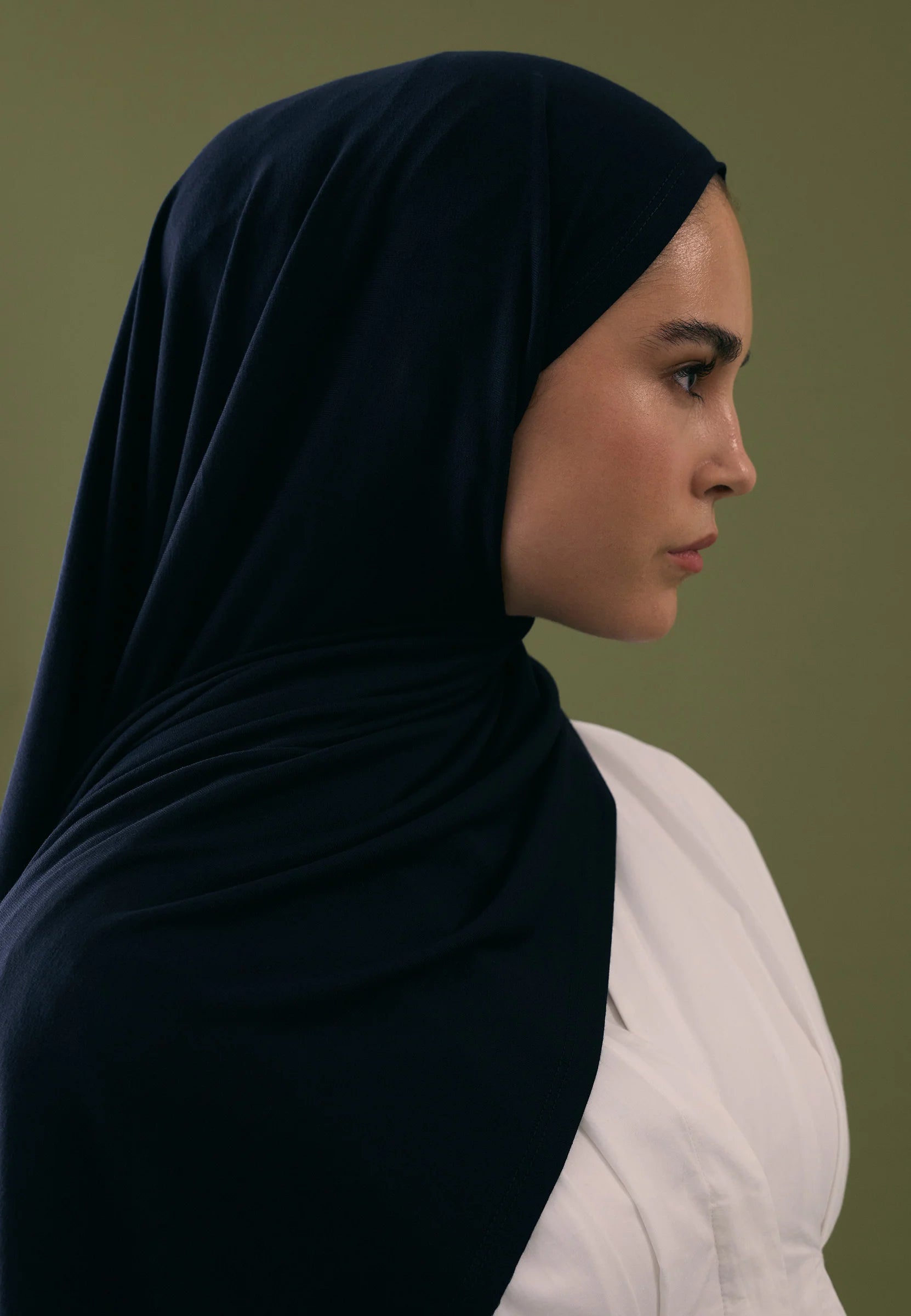 Cotton Jersey Headscarf in Navy by Muserobe, fabric and fit detail