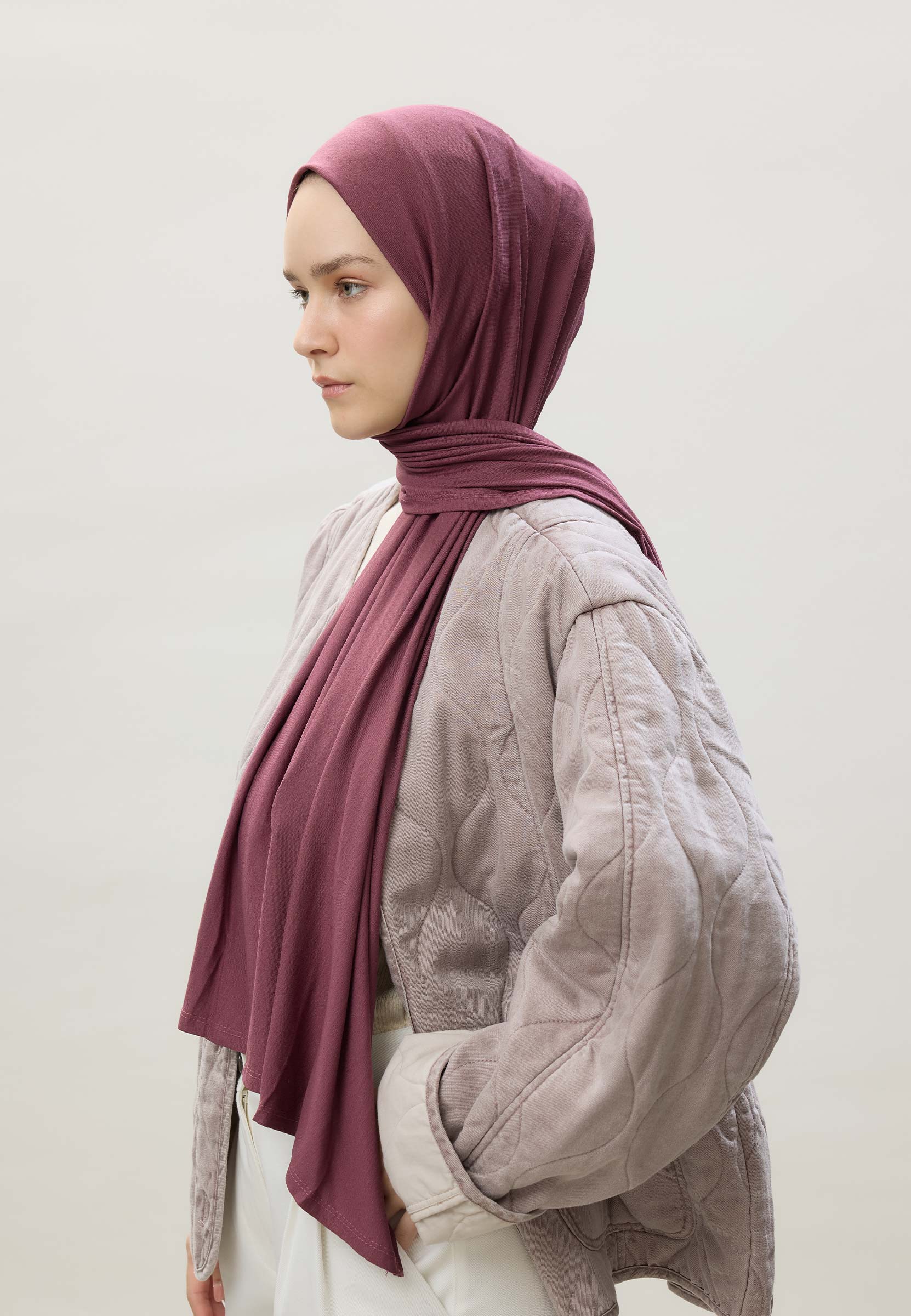 Cotton Jersey Headscarf in Plum by Muserobe, back view