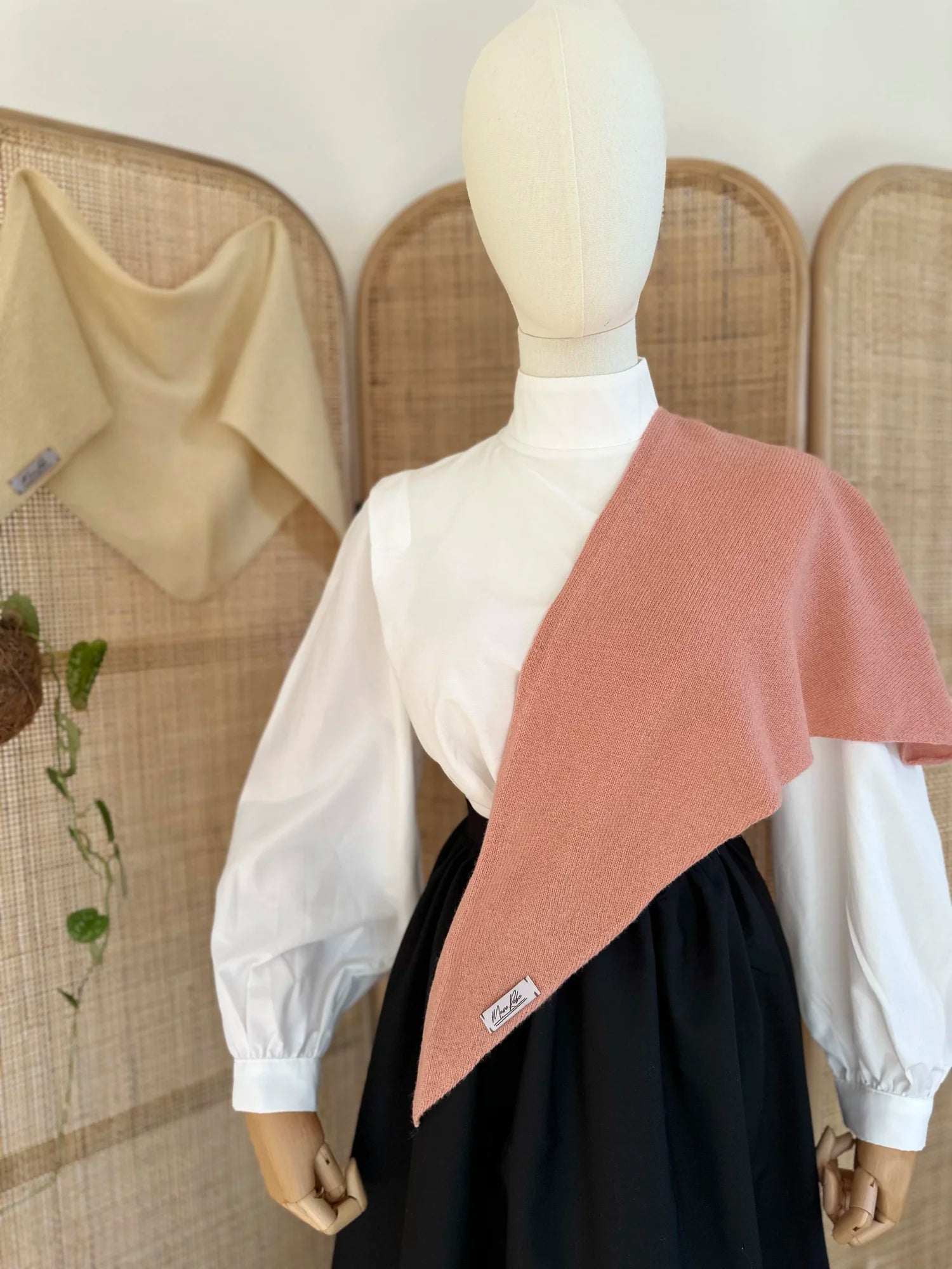 Dreiecksschal aus 100 % Wolle-Rosa